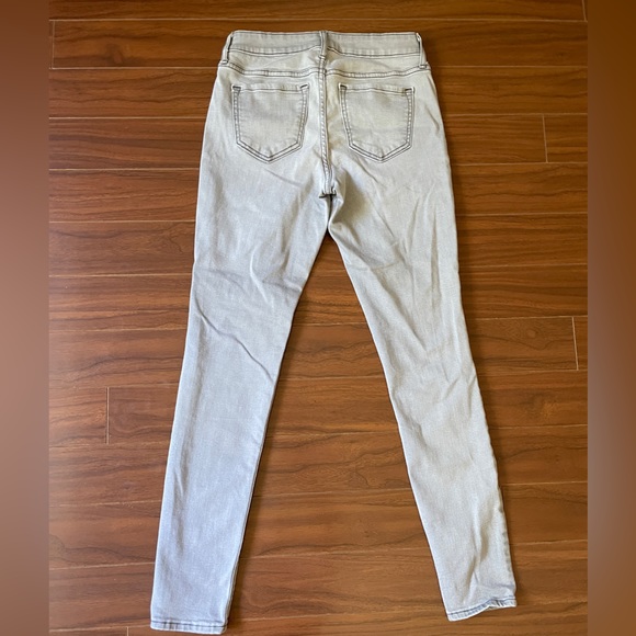 Women’s Old Navy Rockstar Mid-rise Skinny Jeans - Picture 2 of 6